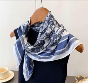 Khăn lụa ứng dụng trong nhiều dịp lễ